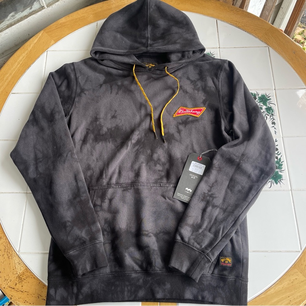 Billabong x Budweiser King of Beers Bow Hoodie Medium NWT Pullover